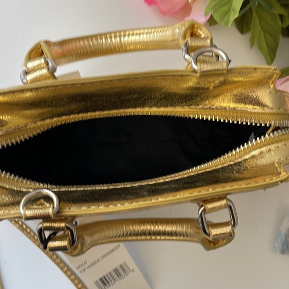 Pretty Metallic Gold City Bag - Picture 8 of 16